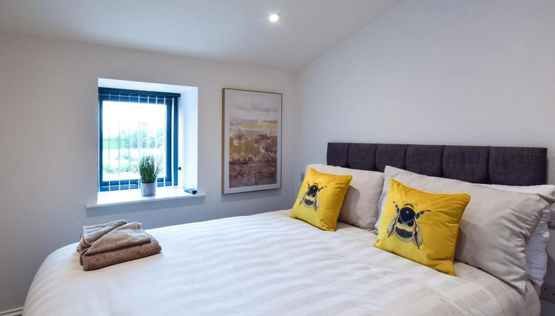 Villa 3 Bed In Tollerton 93896 Tollerton (Yorkshire)