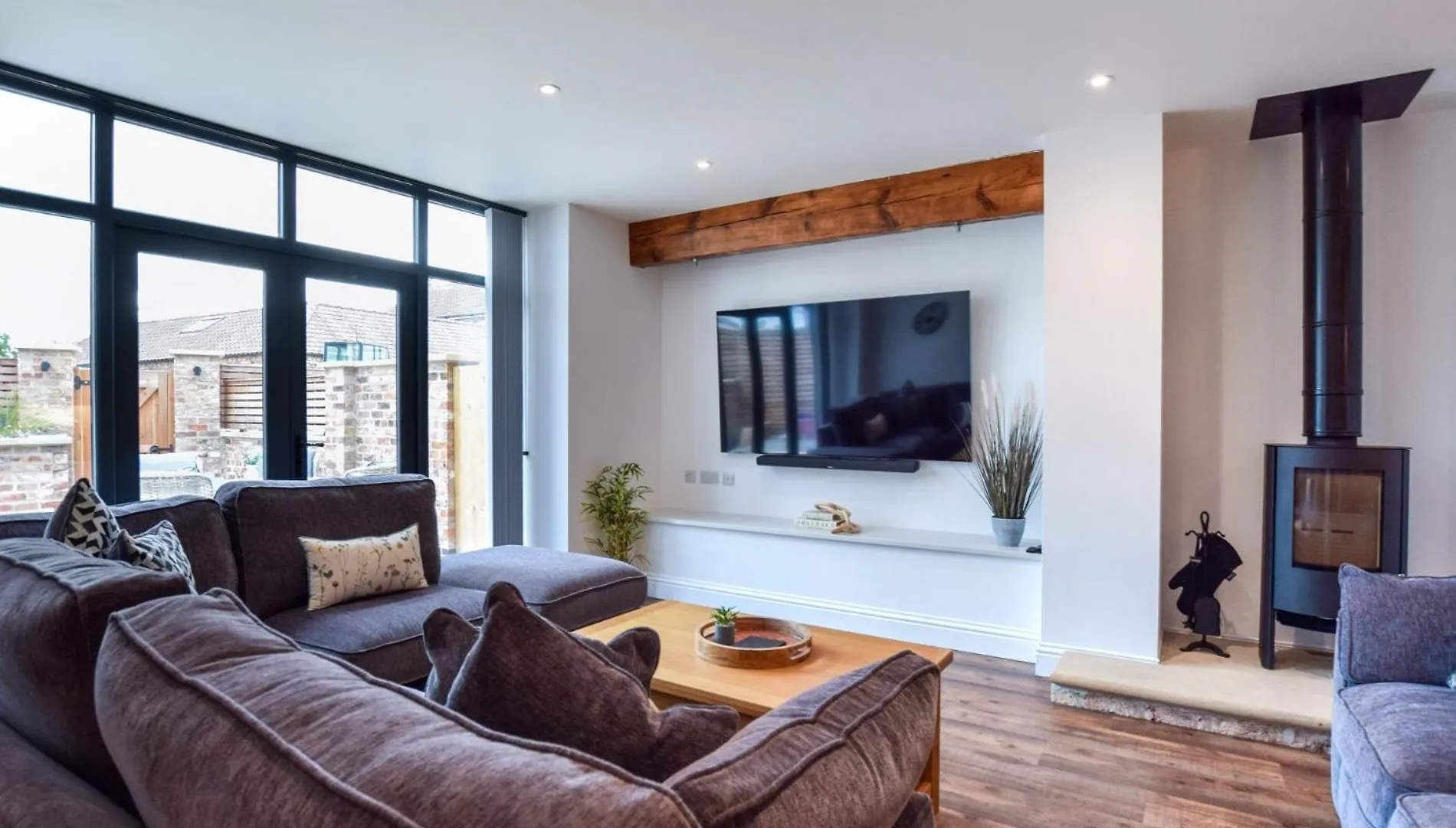 Villa 3 Bed In Tollerton 93896